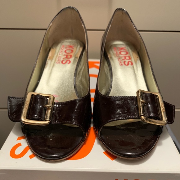 Brown patent leather wedge shoe - Picture 4 of 8